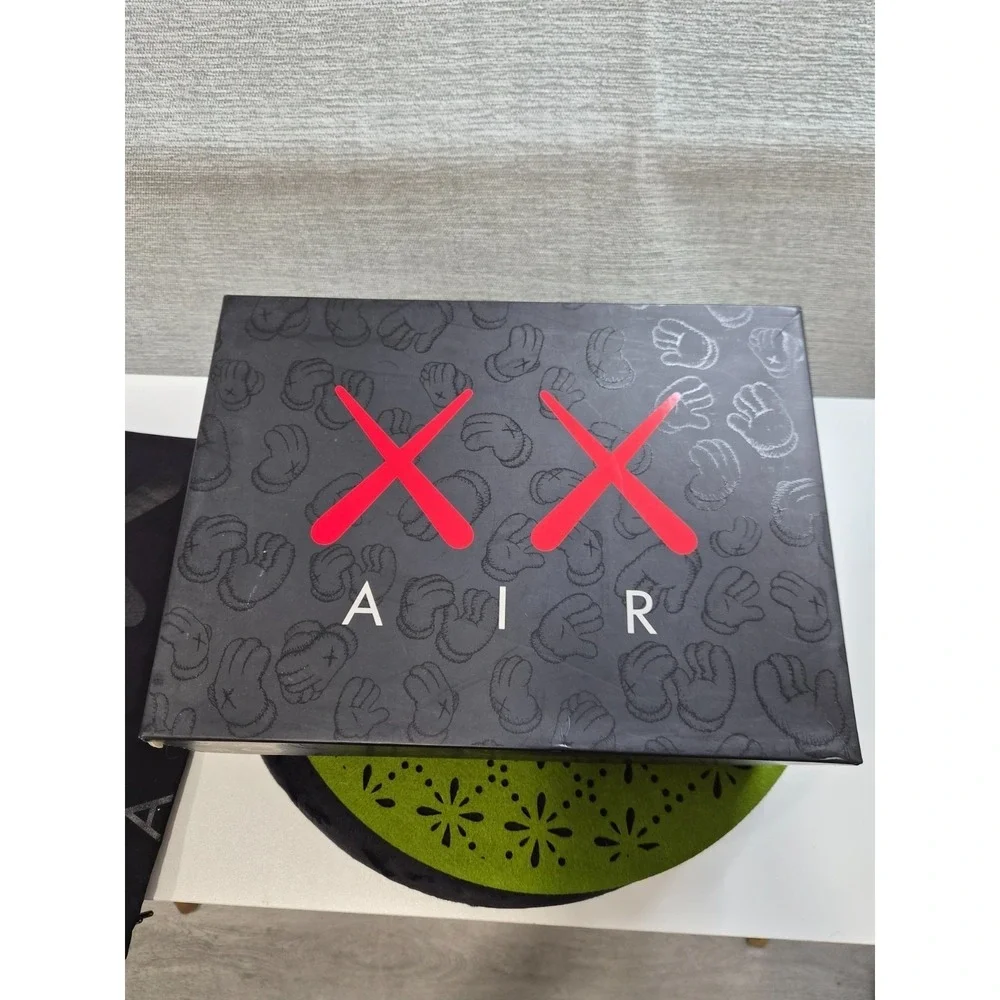 Air Jordan 4 Retro 930155-001 Mens US 9.5 Athletic Shoes Kaws Black Sneakers